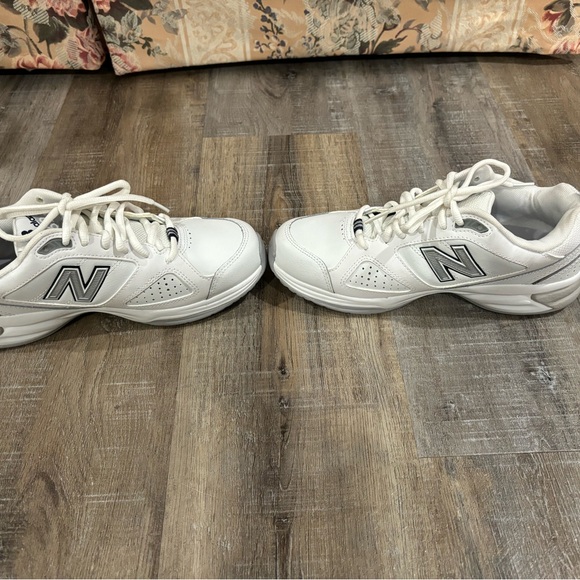 Size 8 - New Balance Women's 623 Casual Comfort Cross Trainer - Picture 2 of 8